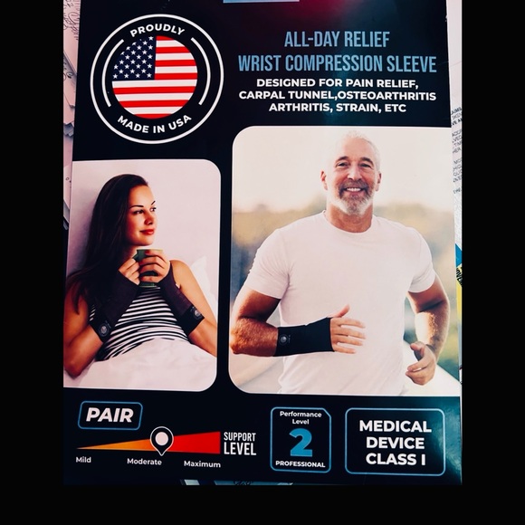 2 SET- COMPRESSION WRIST SLEEVES - Picture 6 of 7